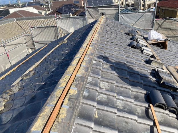 稲美町で棟積み直しに伴う下地材設置